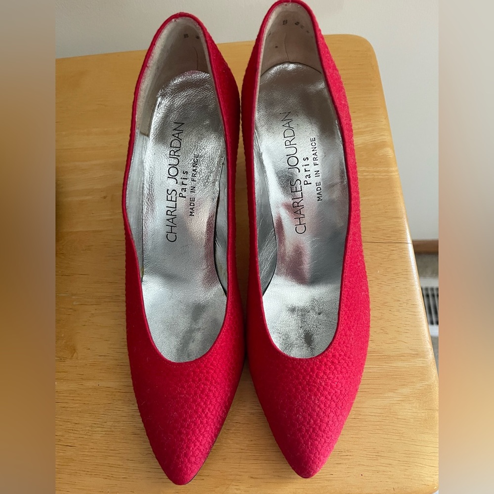 Charles Jourdan, Paris 6.5 Red pumps lightly worn